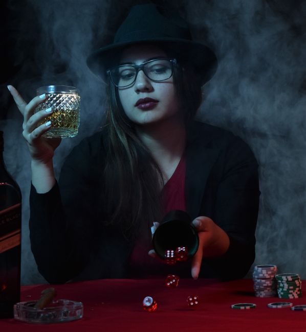 The iGaming Edge: How Smart Players Approach Slots, Poker, and Betting