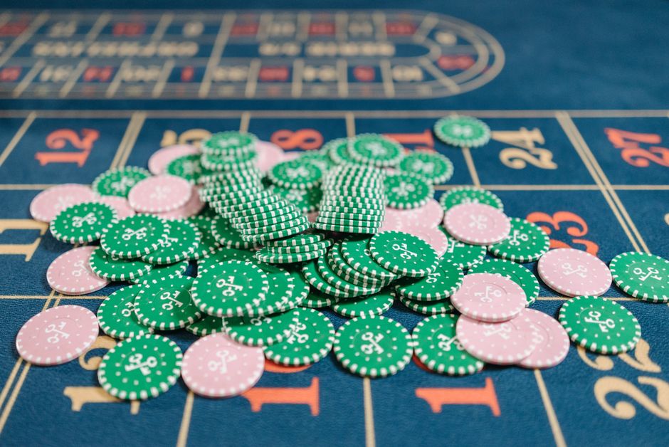 The Real Deal: iGaming in 2025 – Slots, Poker, and Smart Betting